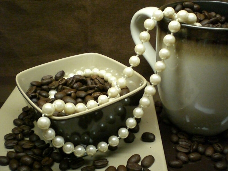 Pearl Necklace with Coffee Beans