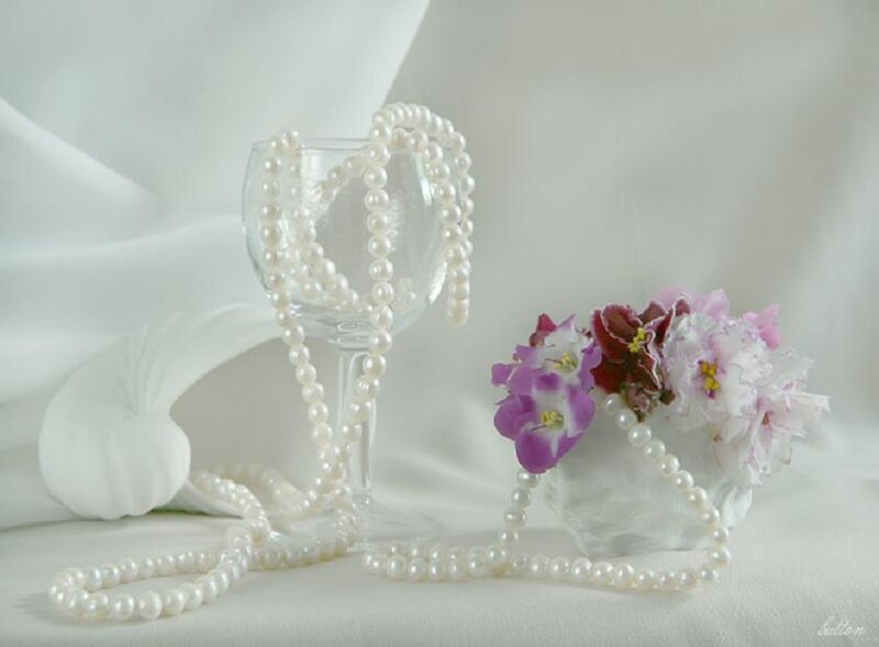 Pearl Necklace with Flowers