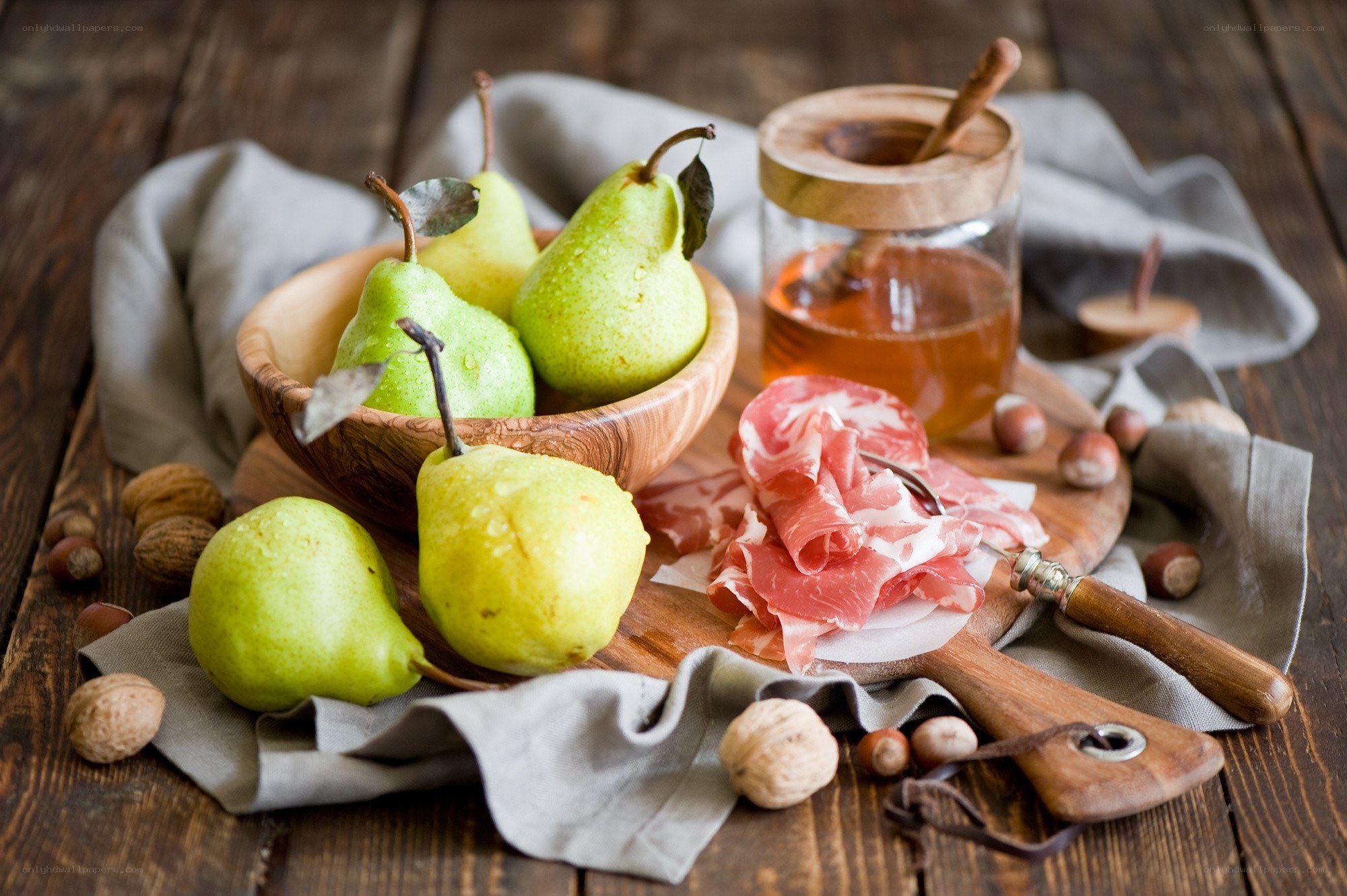 Pears with ham and honey