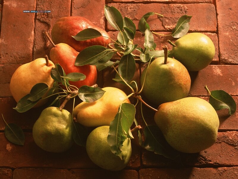 Pears with Leaves
