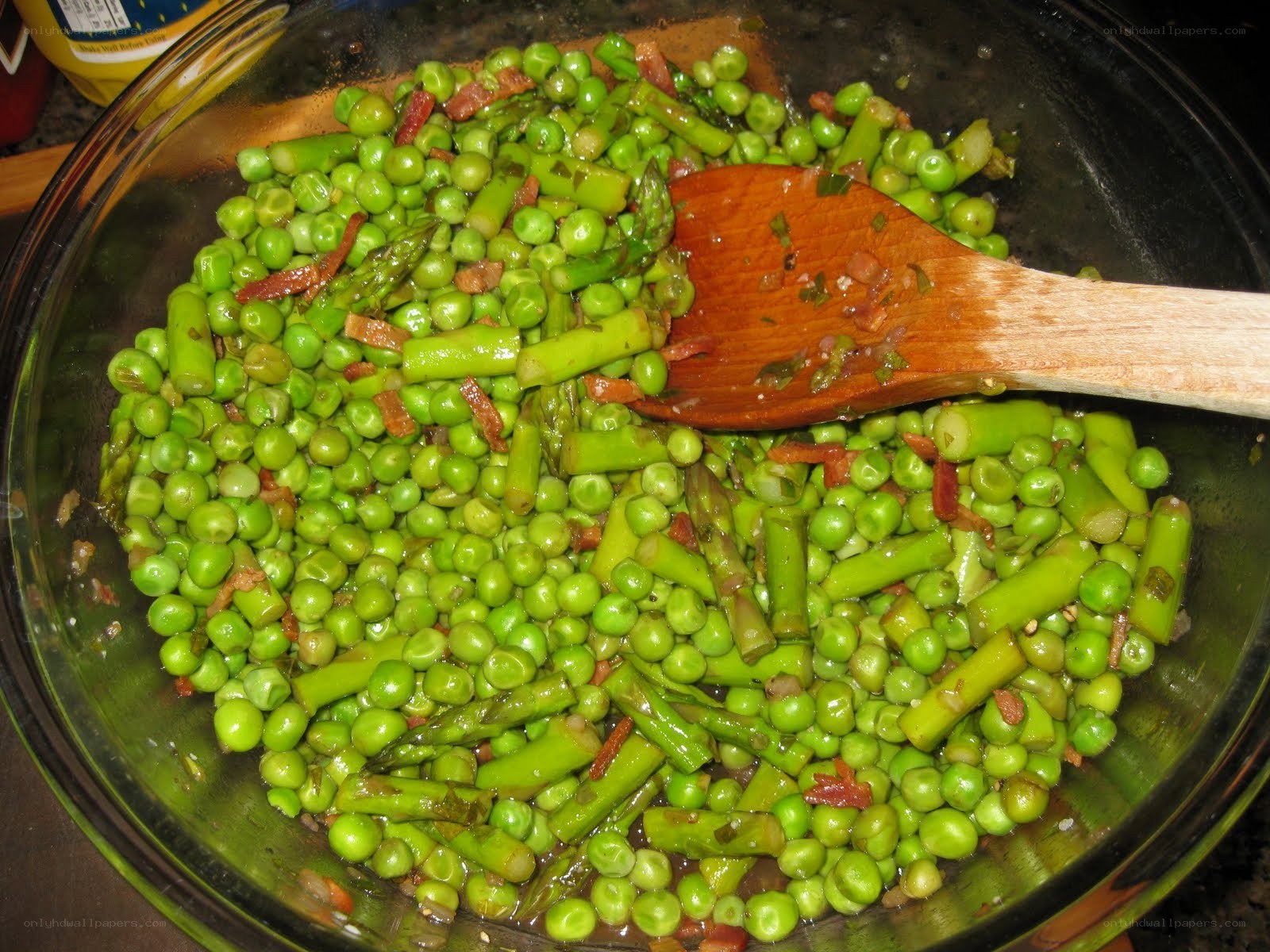 peas and asparagus salad
