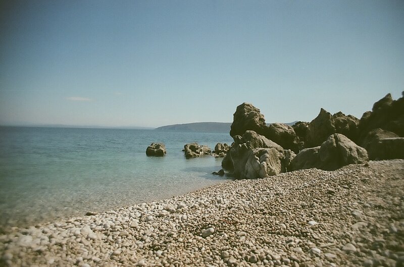 Pebble Beach with Rocks — Blue