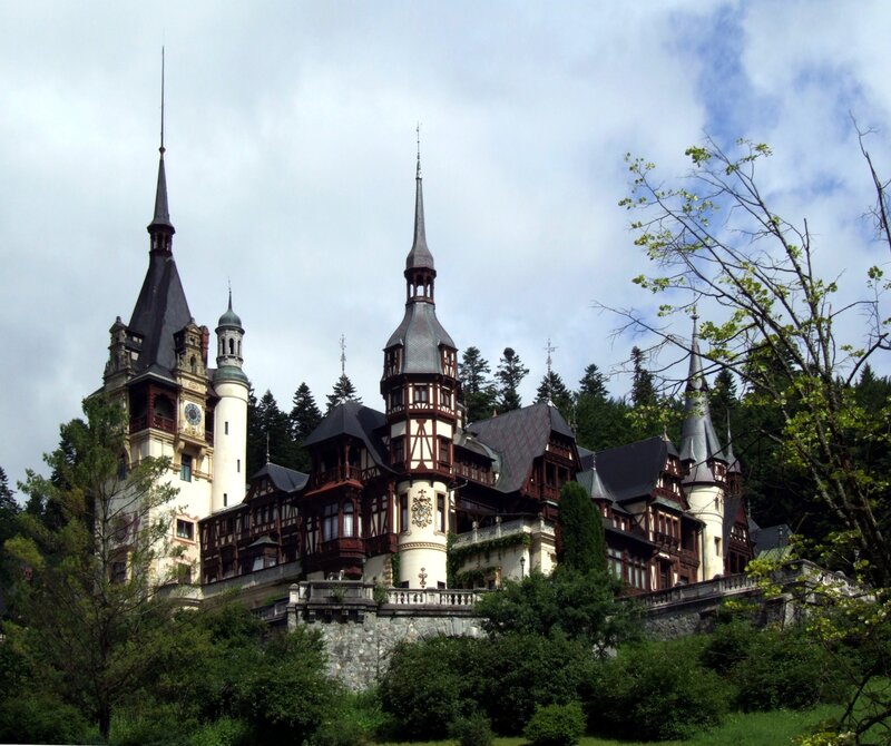Peleș Castle — Green, Majestic