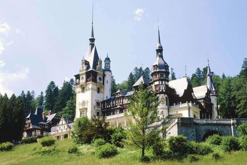 Peleș Castle — Green, Serene, Afternoon