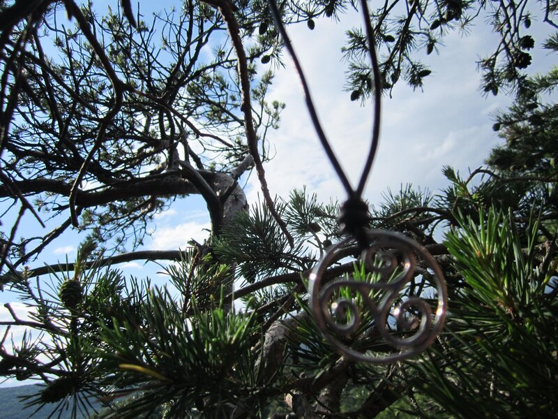 Pendant in Pine Tree