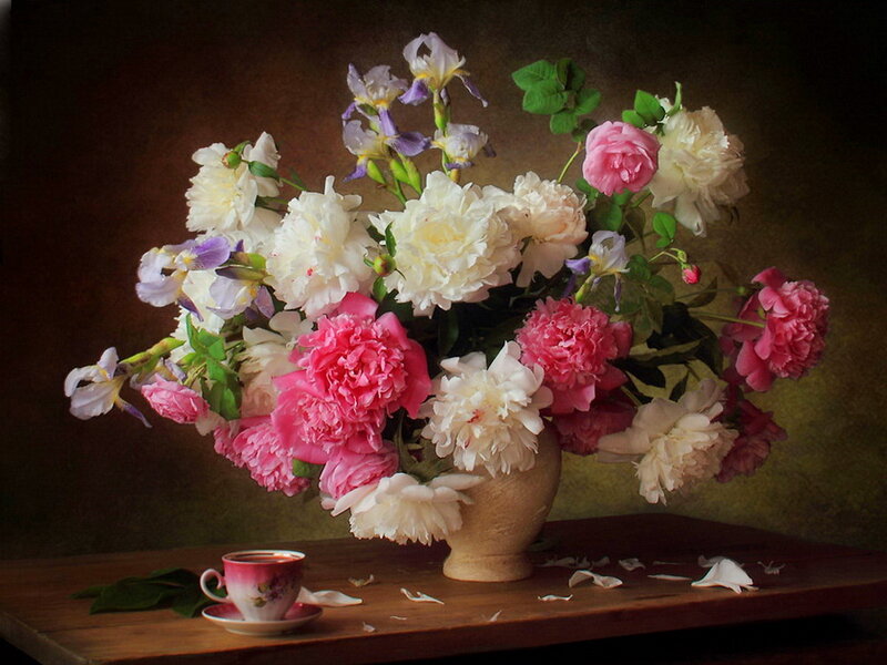 Peony and Iris Bouquet — Pink, Dramatic