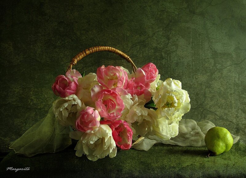 Peony Bouquet in Basket — Green