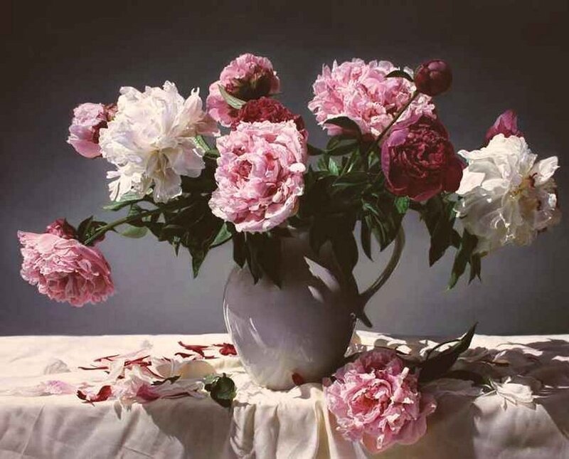Peony Bouquet in Vase — Pink, Dramatic