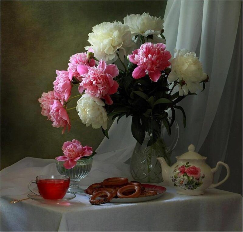 Peony Bouquet on Table — White, Serene