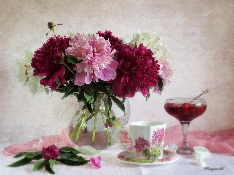 Peony Bouquet with Tea