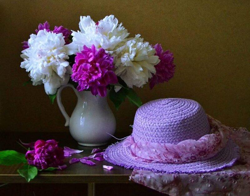 Peony Flowers and Hat — Purple