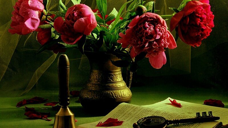 Peony Flowers in Vase — Green