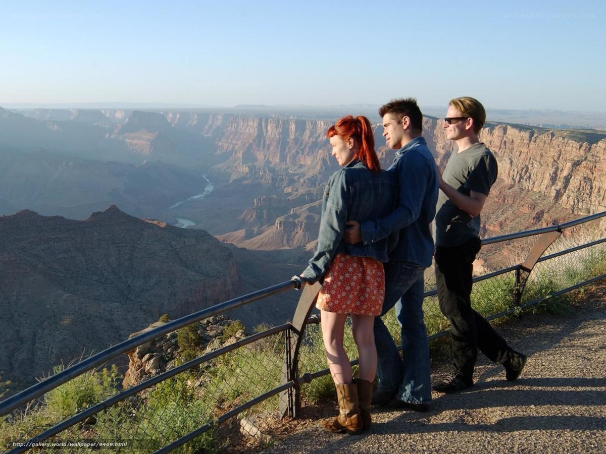 People at Grand Canyon overlook