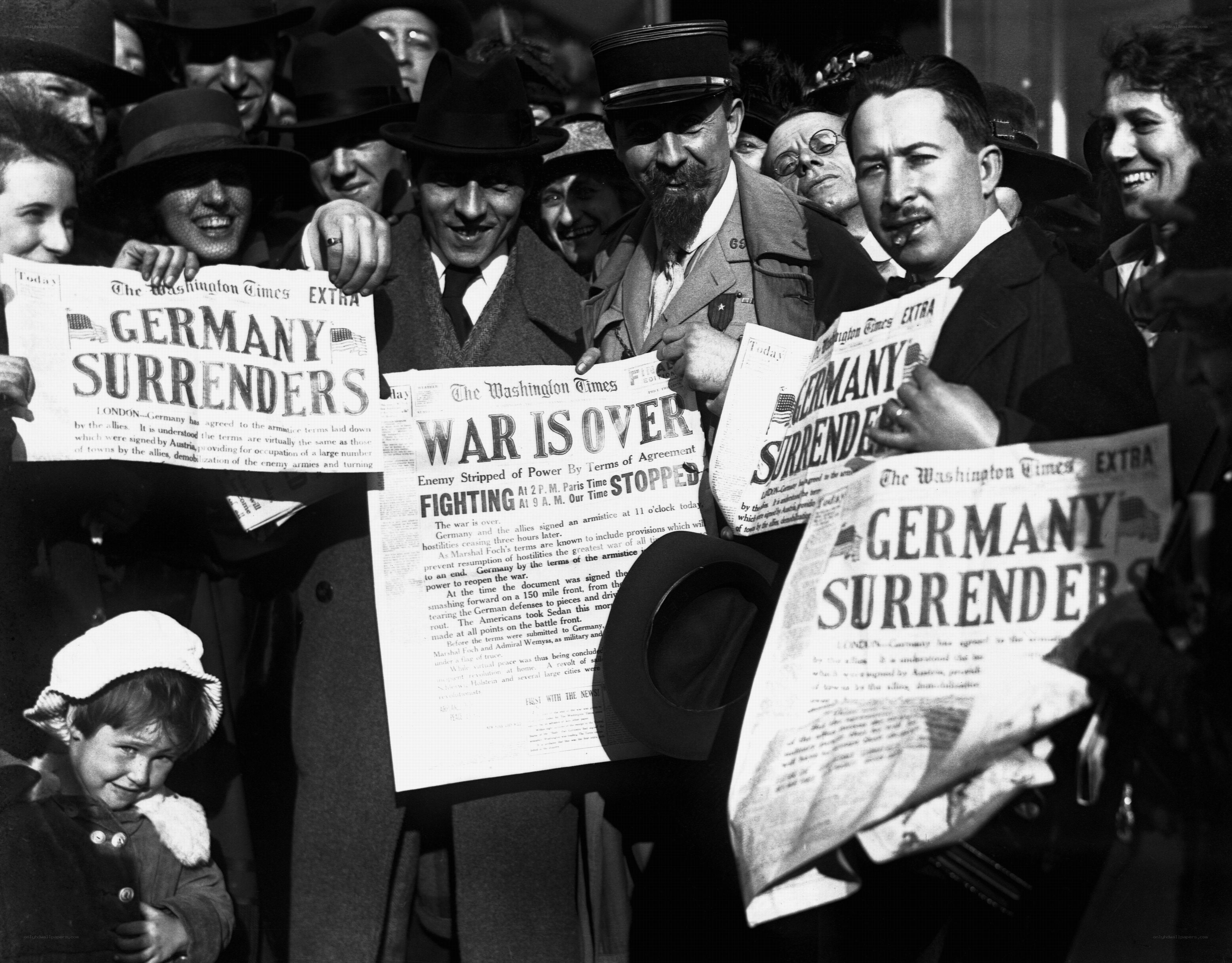 People Celebrating War's End
