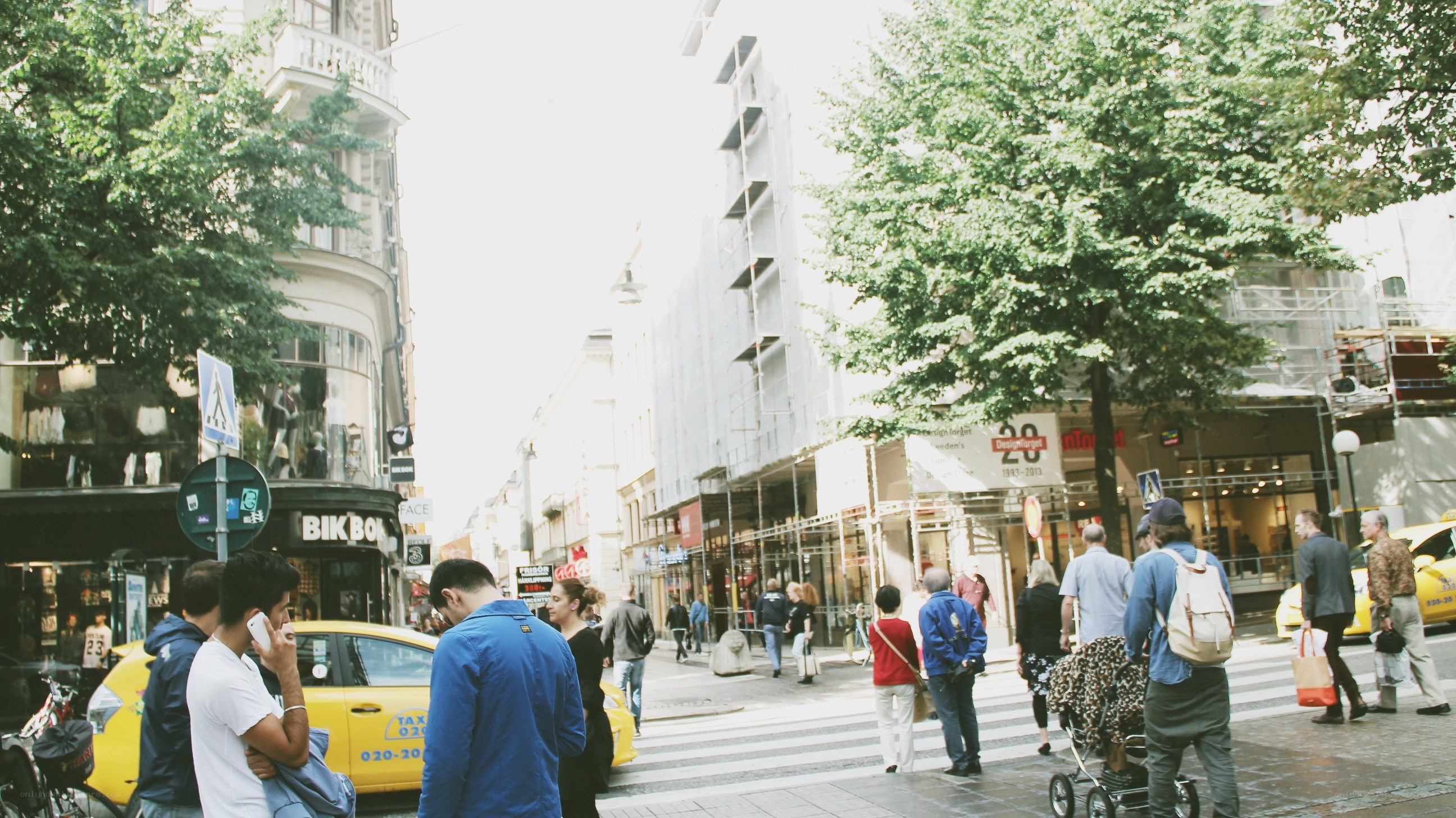 People crossing a city street
