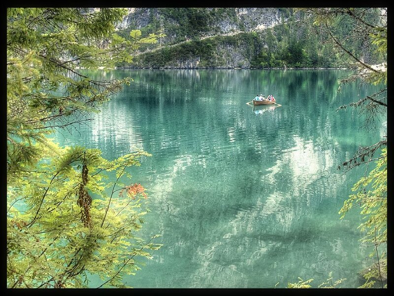People in a Rowboat — Green