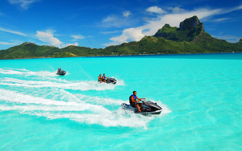 People on Jet Skis — Blue, Active