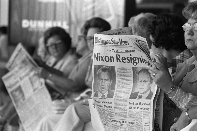 People reading Nixon resignation news