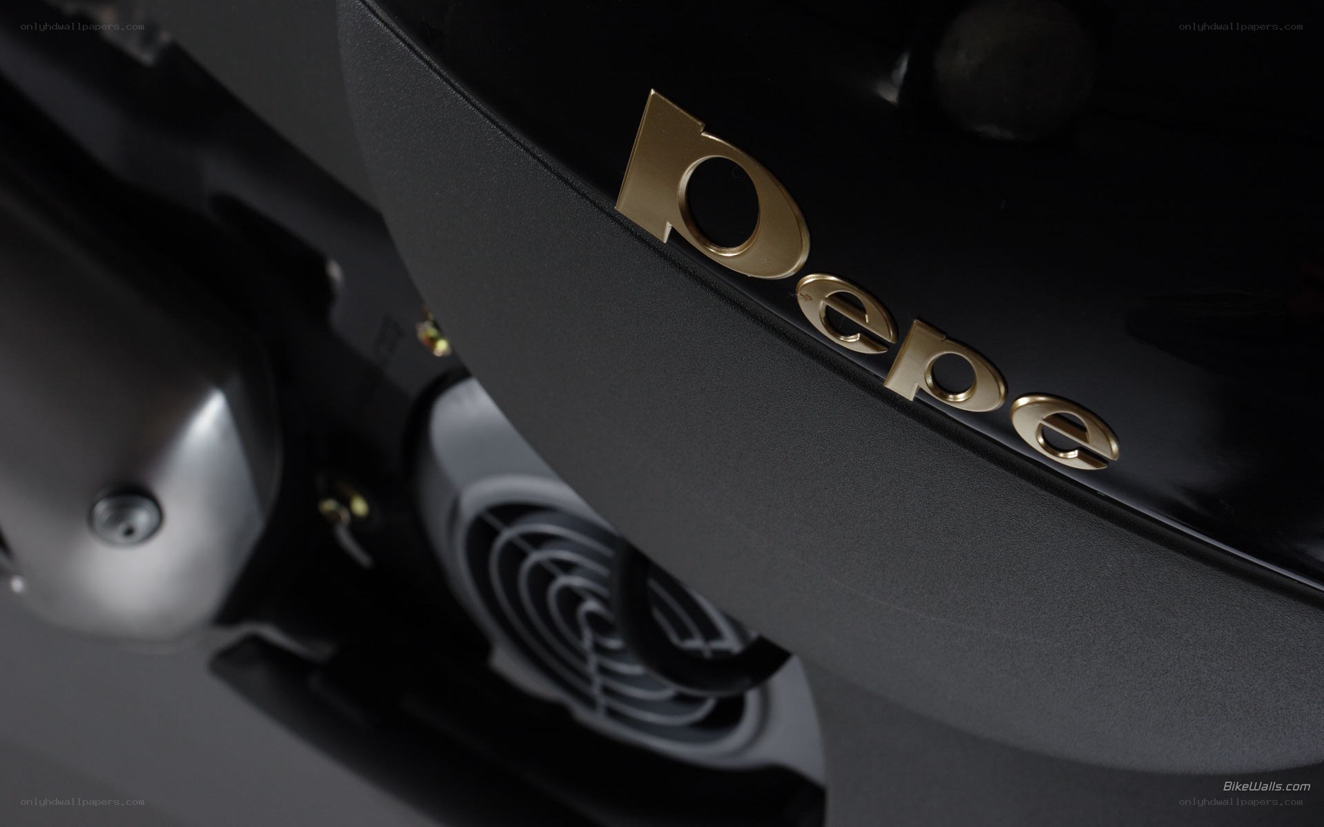 Pepe scooter logo close-up
