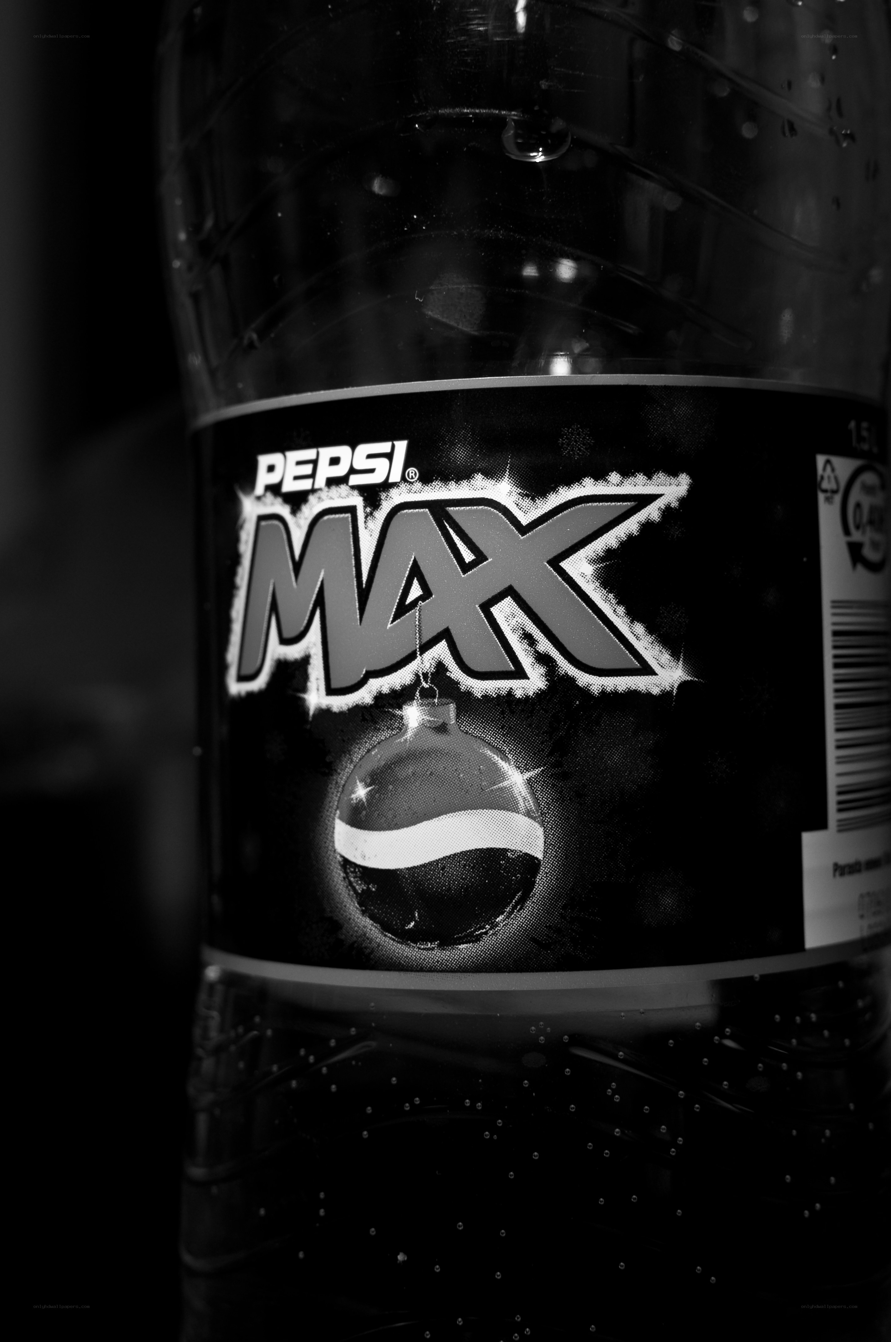 Pepsi Max bottle close-up