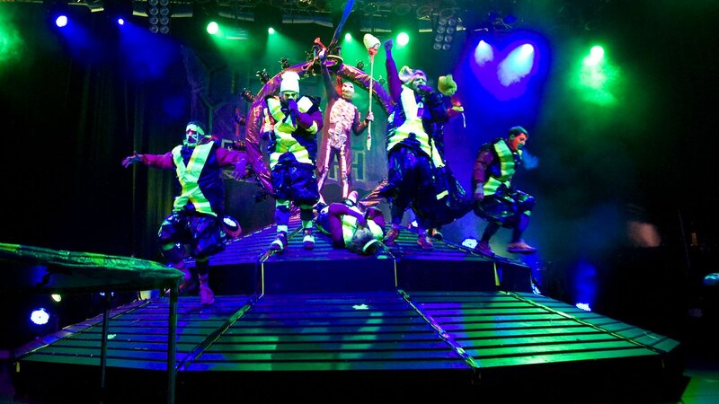 Performers on Stage — Green