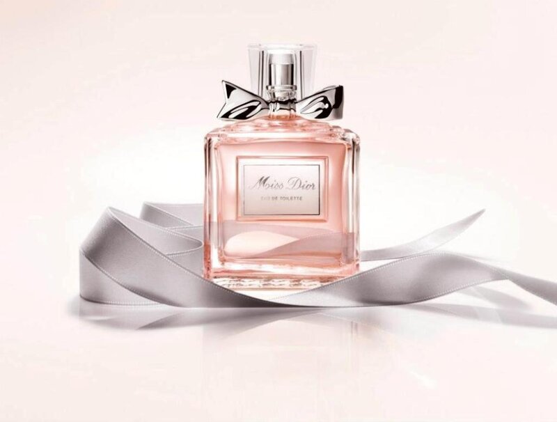 Perfume Bottle with Ribbon — Pink