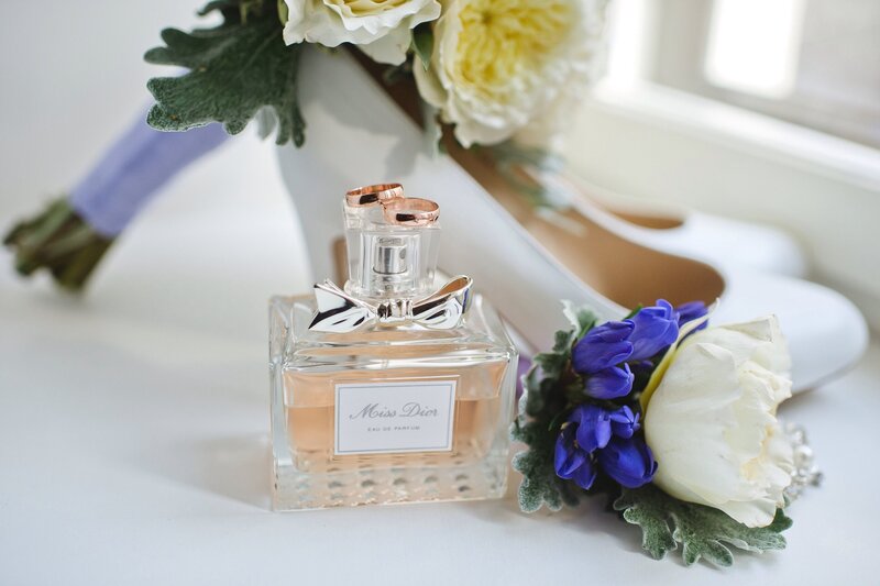 Perfume Bottle with Rings — White