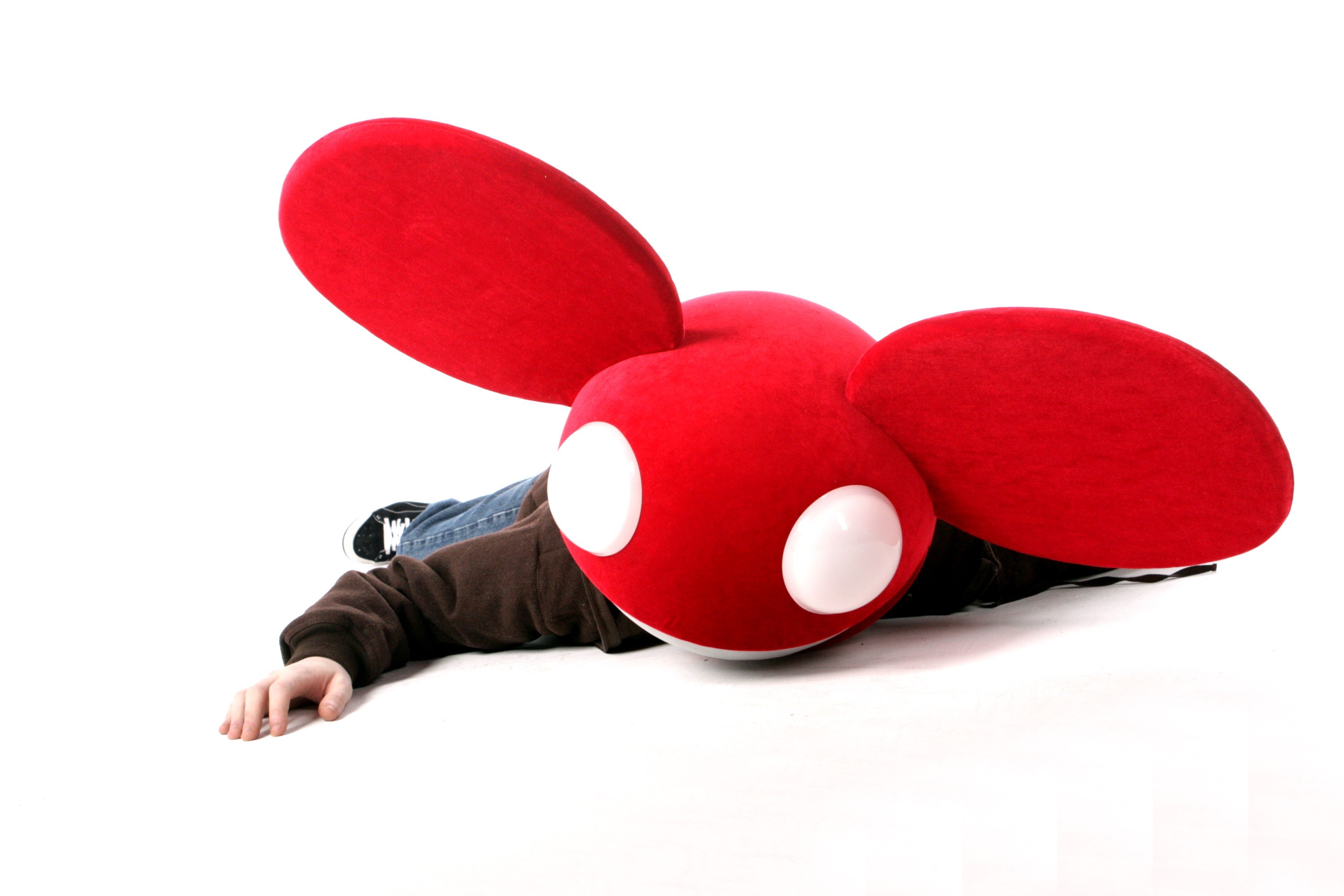 person in deadmau5 costume
