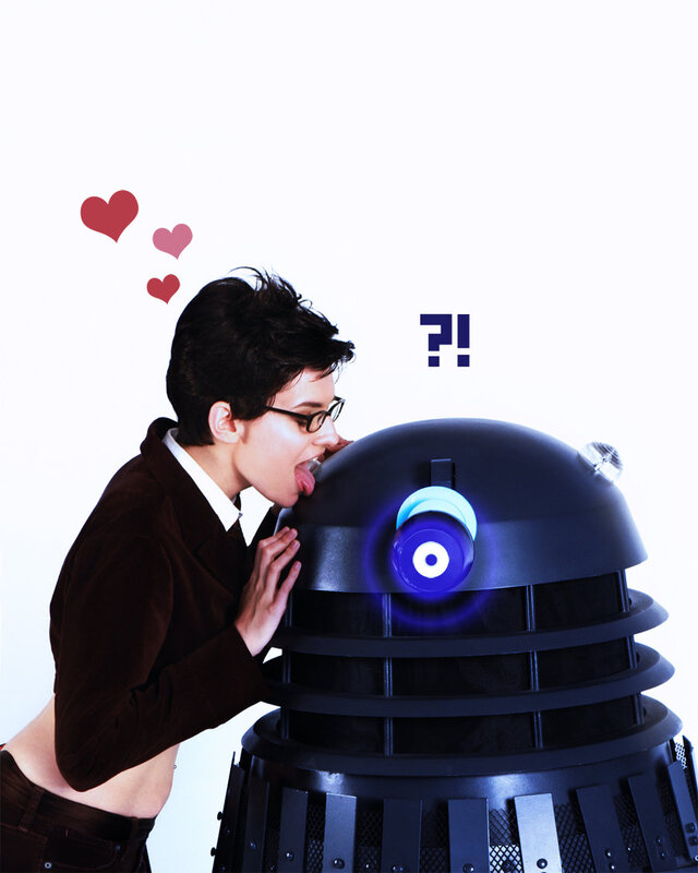Person kissing a Dalek