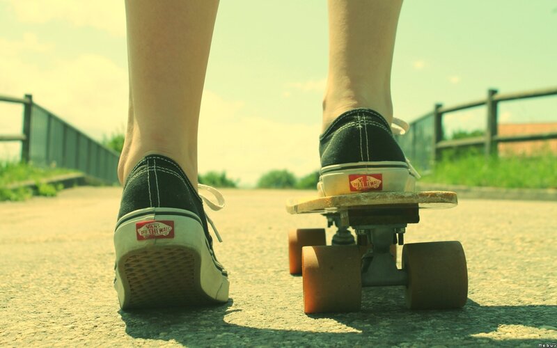 Person on Skateboard — Green, Calm