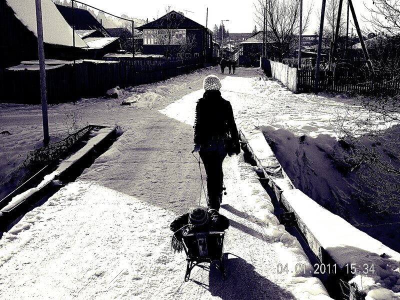 Person Pulling Sled — Black