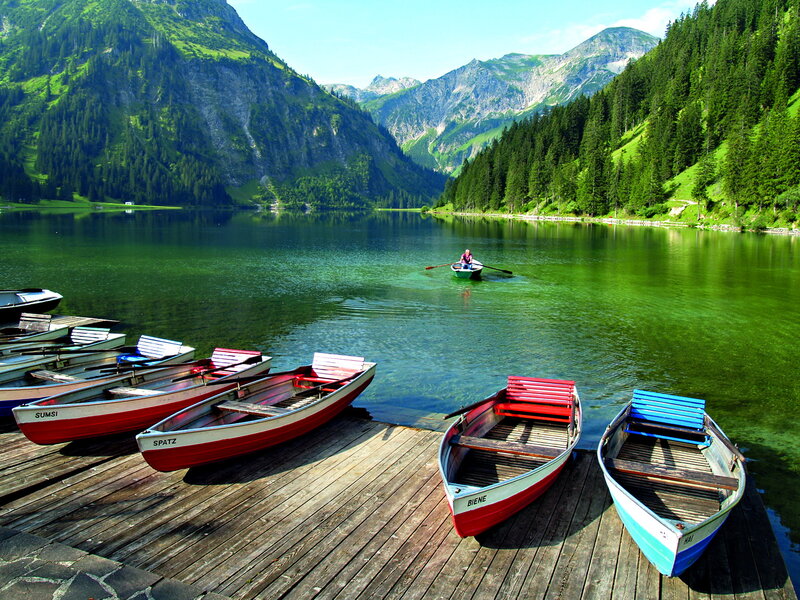 Person Rowing Boat — Green