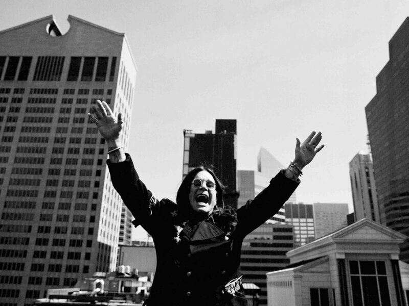 Person with Arms Raised — Black