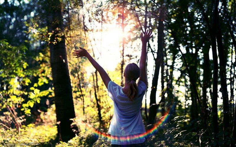Person with Arms Raised — Green