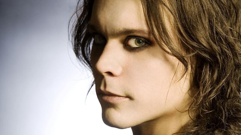 Person with Long Hair — Brown, Dramatic