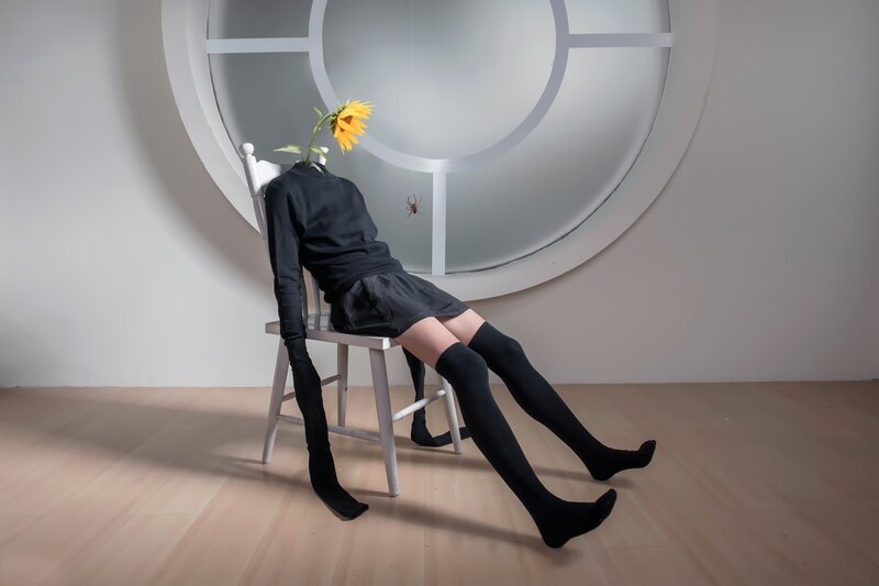 Person with Sunflower Head — Black
