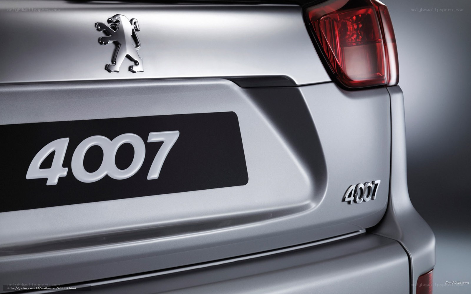 Peugeot 4007 rear view