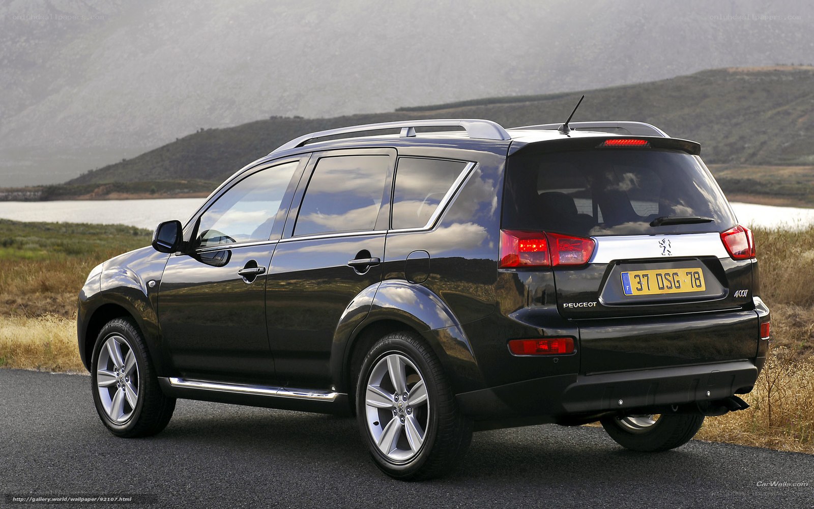 Peugeot 4007 SUV on road