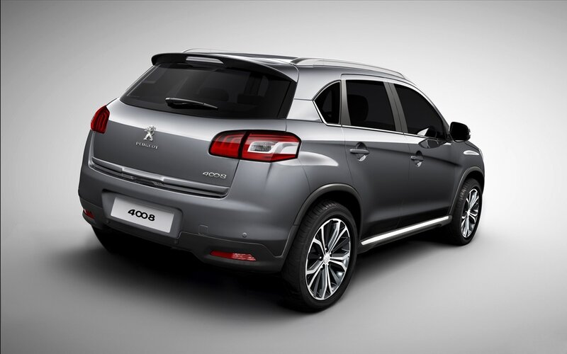 Peugeot 4008 SUV rear view