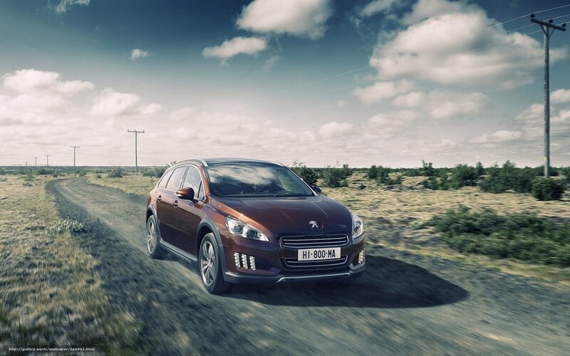 Peugeot 5008 on a rural road