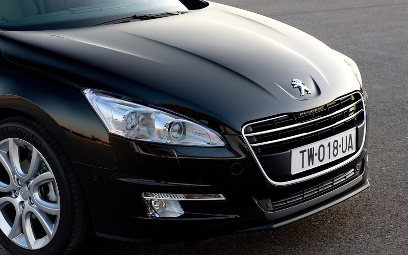Peugeot 508 front view