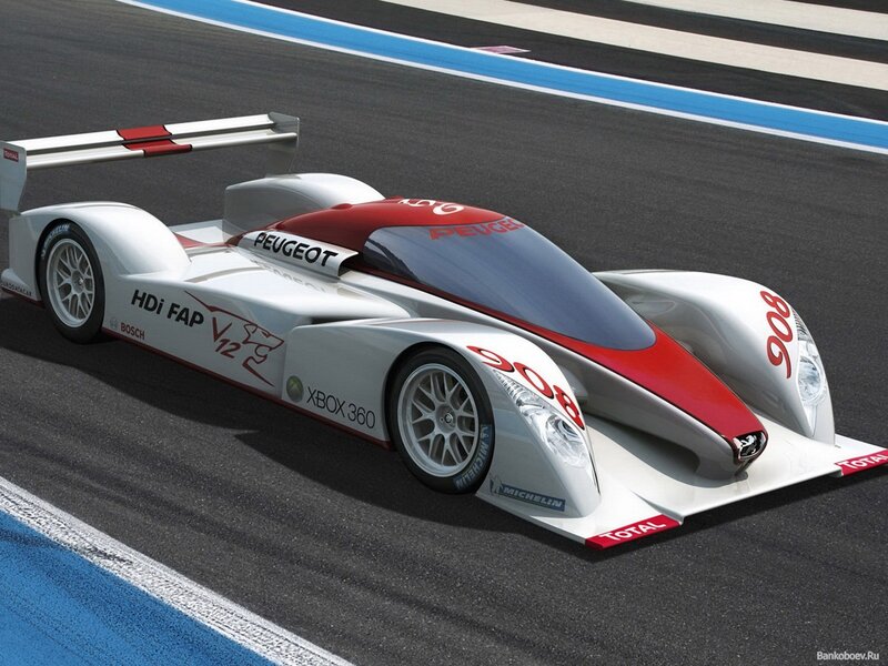 Peugeot 908 race car on track