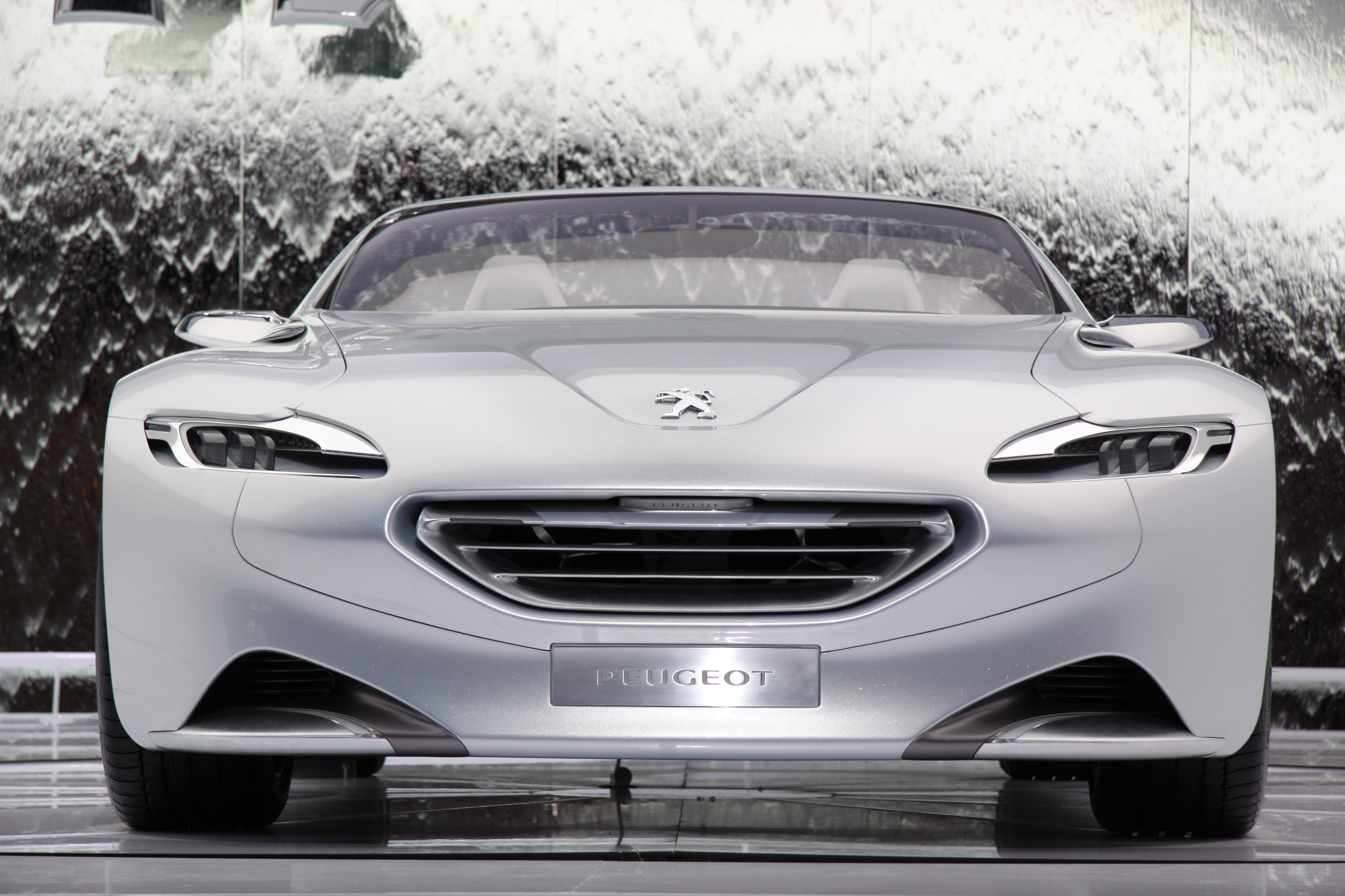 Peugeot concept car front view