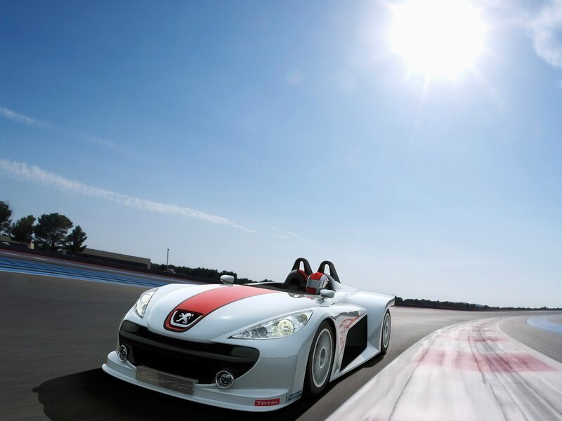 Peugeot Speedfight 207 on track