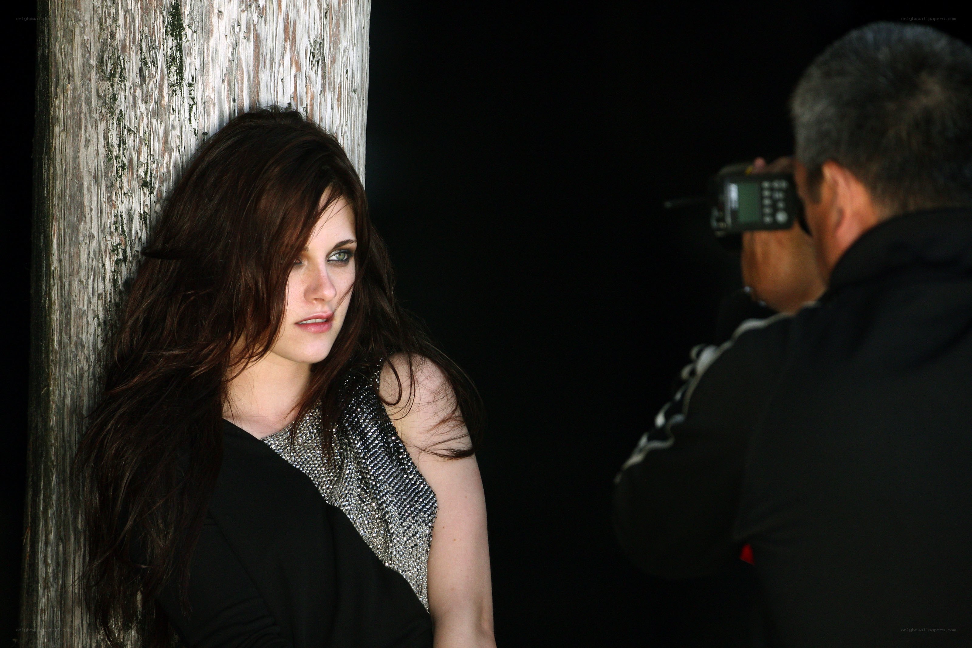 photographer shooting model