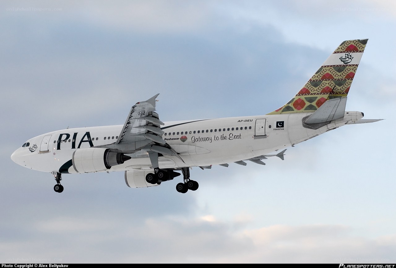 PIA Airbus A310 in flight