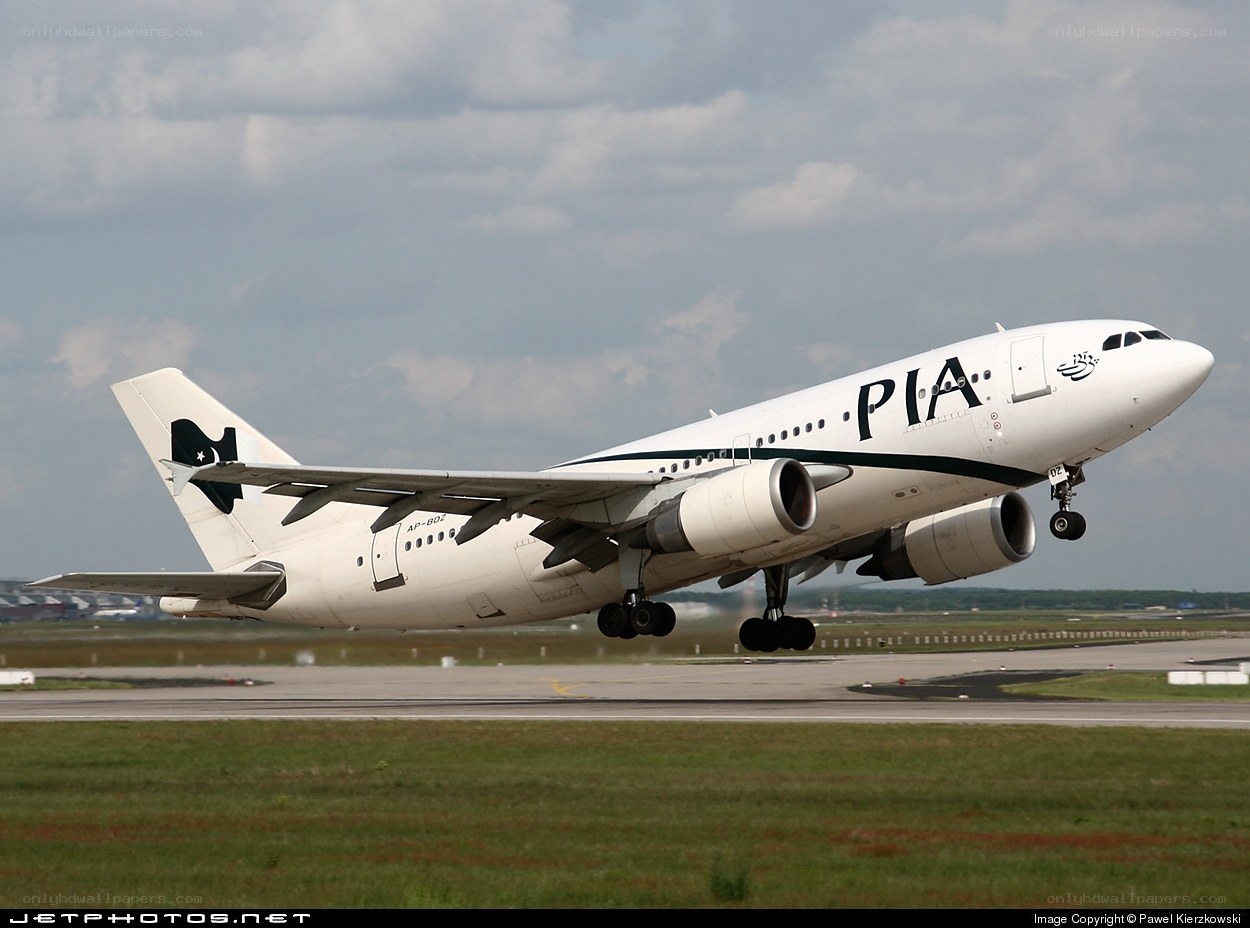 PIA Airbus A310 taking off