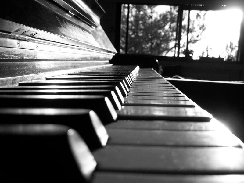 Piano Keyboard — Black