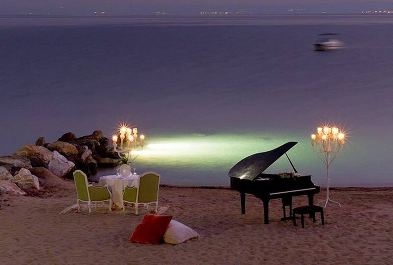Piano on Beach — Black