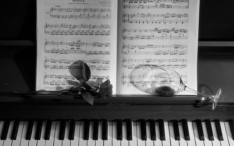 Piano Sheet Music — Black